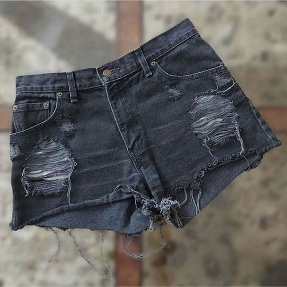 Vtg Levi's 30" black high rise distressed cut-offs